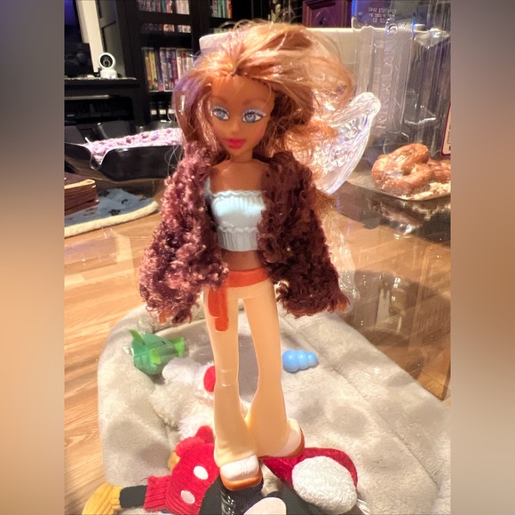 McDonalds 2004 My Scene Doll and Bracelets Happy Meal Toy - Picture 2 of 5